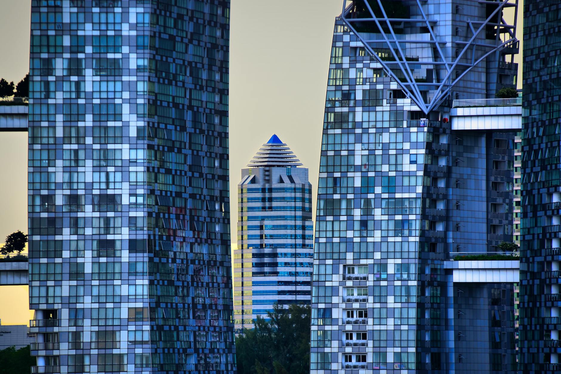 Pete Davidson’s Pop-Filled Art Collection Revealed in Westchester Home Listing Post image